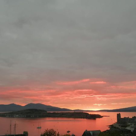 Central Oban Studio With Stunning View Extérieur photo